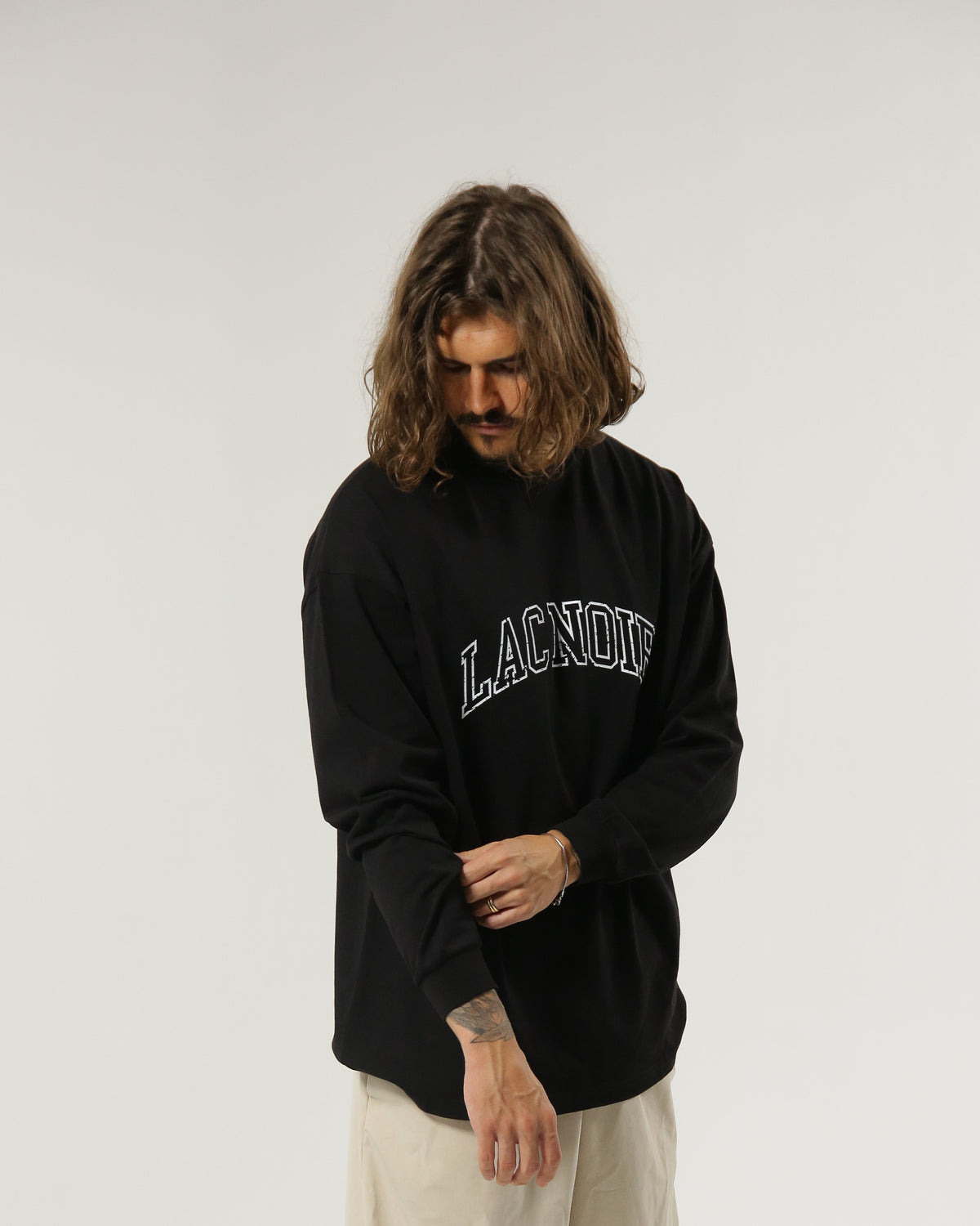 LAC NOIR DISTRESS LONG SLEEVE T-SHIRT - BLACK